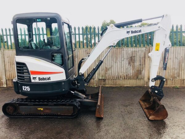 2015 Bobcat E25 Excavator